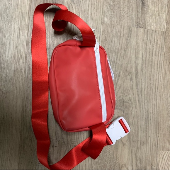 Zyia belt bag -only used once - Picture 3 of 3